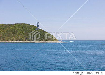 伊良湖岬の海の景色と伊勢湾海上交通センター 伊良湖岬の海の景色と伊勢湾海上交通センター 102383934