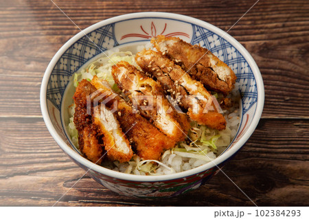 鶏ささみのソースカツ丼 102384293