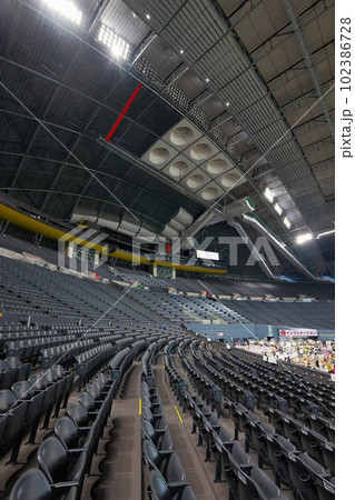 がらがら席のドーム 102386728