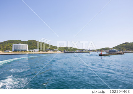 伊良湖岬と伊良湖港の景色 102394468