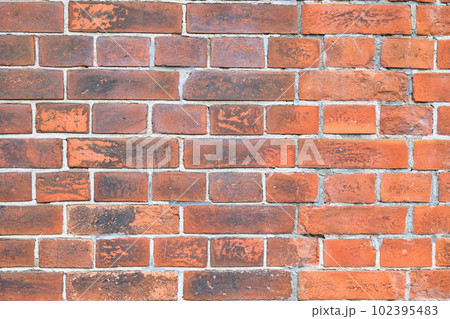 外苑東通りに面した旧乃木邸の厩（うまや）のレンガ（東京都港区赤坂） 102395483