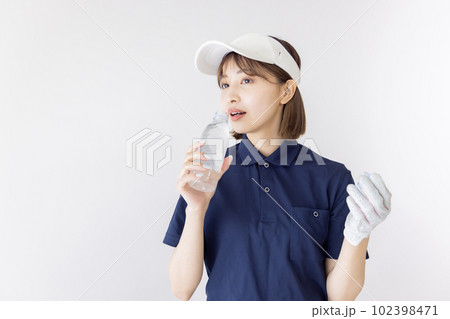 ゴルフ　女性　水 102398471