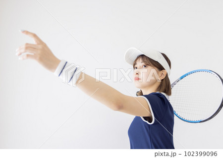 テニス 女性 サービス トス テニス 女性 サービス トス 102399096