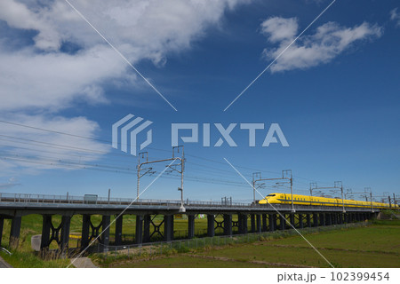 青空の中を疾走するドクター 青空の中を疾走するドクター 102399454