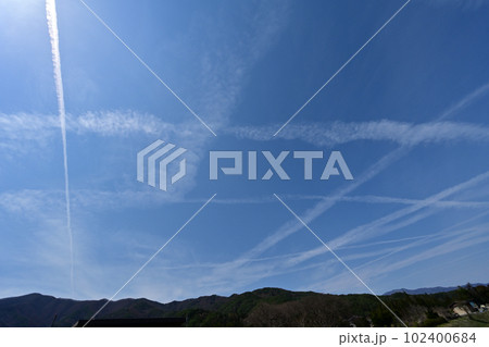 ひこうき雲で落書き ひこうき雲で落書き 102400684