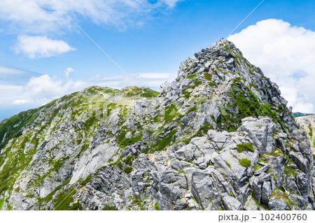 夏の宝剣岳登山（三ノ沢分岐から宝剣岳・中岳・木曽駒ヶ岳の眺め） 102400760