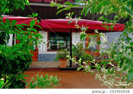 世田谷代田駅から梅が丘駅間の新規開発エリア　世田谷代田駅南西口の富士山の見える風景 102401638