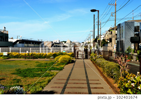 世田谷代田駅から梅が丘駅間の新規開発エリア　世田谷代田駅南西口の富士山の見える風景 102401674