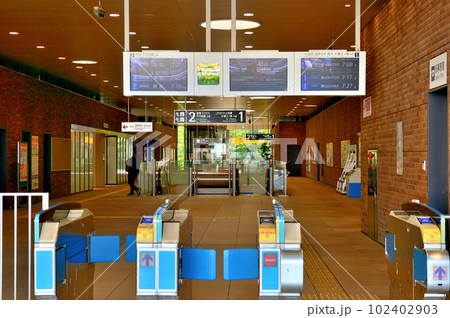 世田谷代田駅改札口 駅構内 小田急線 世田谷代田駅改札口 駅構内 小田急線 102402903