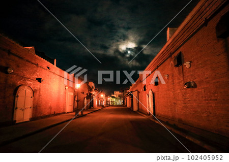 金森赤レンガ倉庫の夜景 北海道函館市 金森赤レンガ倉庫の夜景 北海道函館市 102405952