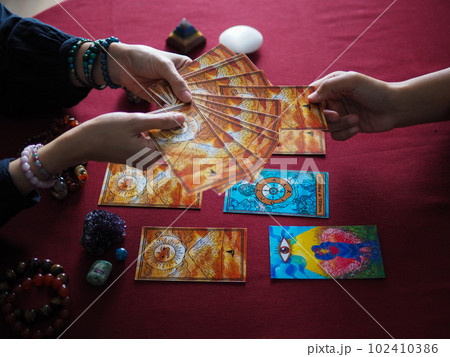 tarot card magic reading fortune esoteric teller witchcraft astrology divination gypsy card forecaster abstract symbol watercolor painting illustration art design selective focus 102410386