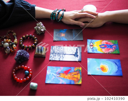 tarot card magic reading fortune lover tower death esoteric teller witchcraft astrology divination gypsy card forecaster abstract symbol watercolor painting illustration art design selective focus 102410390