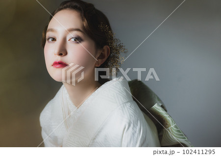 白い振袖 白い振袖 102411295