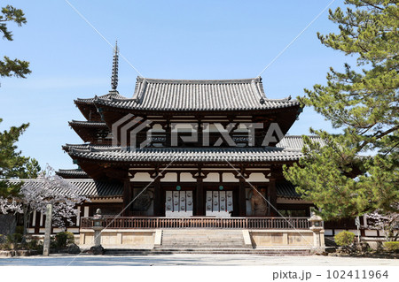 世界文化遺産法隆寺五重塔 102411964
