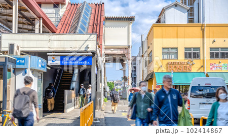 横浜市の都市風景 上星川駅 横浜市の都市風景 上星川駅 102414867