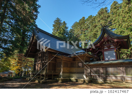 河口浅間神社　厳かな雰囲気の本殿　山梨県富士河口湖町 102417467