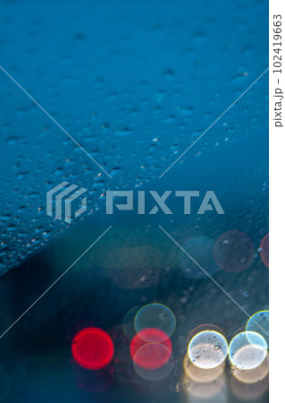 玉ボケ 雨の日 車内からの景色 車の中 ドライブ ドライブデート 雨の日 玉ボケ 雨の日 車内からの景色 車の中 ドライブ ドライブデート 雨の日 102419663