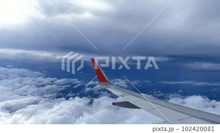 飛行機から見た雲の層 飛行機から見た雲の層 102420081