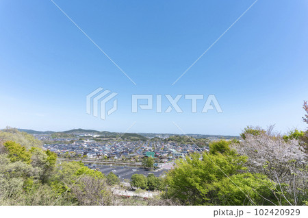 郊外の住宅地 102420929