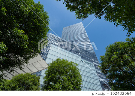 東京駅八重洲口風景　大丸あたり＜2023年5月＞ 102432064