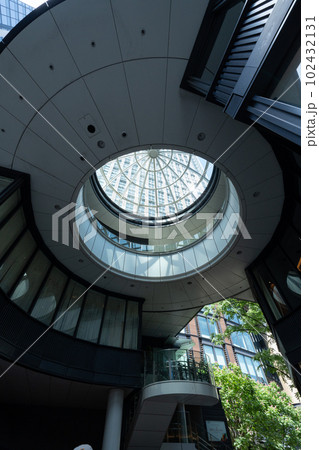 丸の内仲通り（丸の内ブリックススクエア辺り/5月） 102432131