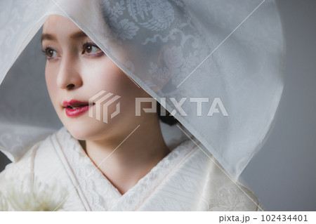 花嫁 白無垢 綿帽子 花嫁 白無垢 綿帽子 102434401