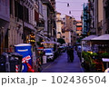 ローマの街並み_1_夕方 102436504