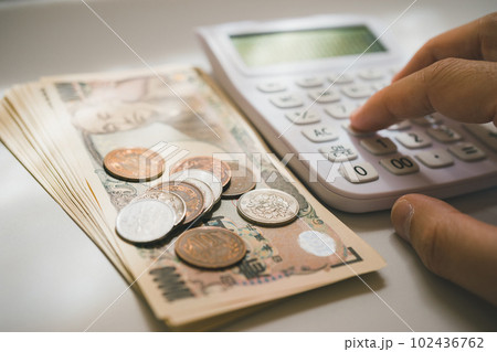 お金と計算機 102436762