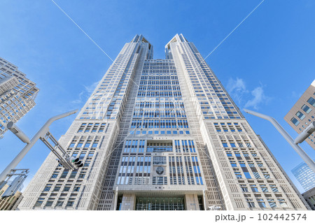 東京都新宿区 快晴の東京都庁 東京都新宿区 快晴の東京都庁 102442574