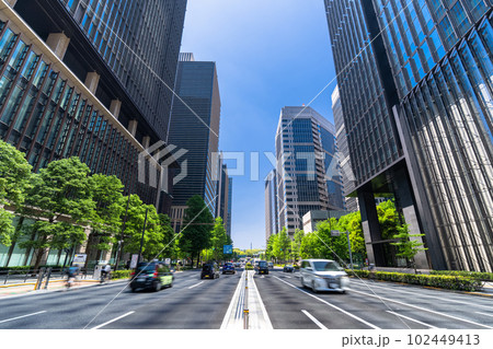 《東京都》大手町オフィス街・日本経済の中心 《東京都》大手町オフィス街・日本経済の中心 102449413
