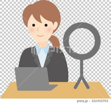 ノートパソコンとライトで配信している女性 102450703