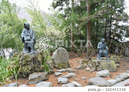 山寺の芭蕉像 102451338
