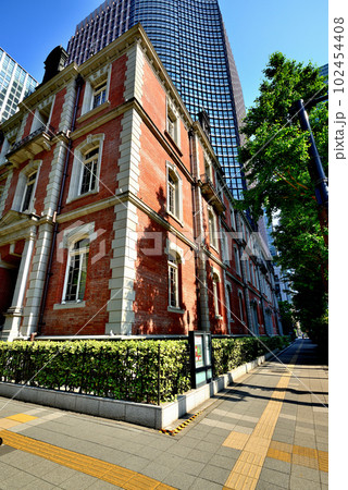 東京　丸の内　三菱一号館の風景 102454408