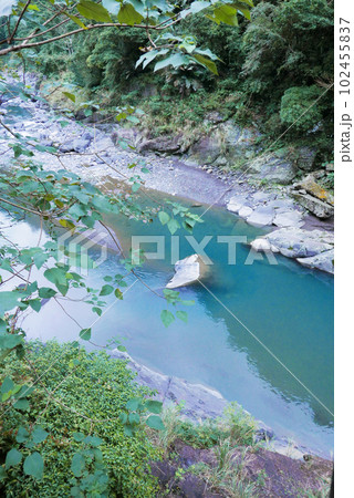 河川 川の流れ 晴れ 102455837