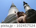 カンボジア、プノンペン、ワットプノン 102457524