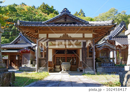 福岡県篠栗町の真言宗寺院慈妙法院別院本堂 102458417