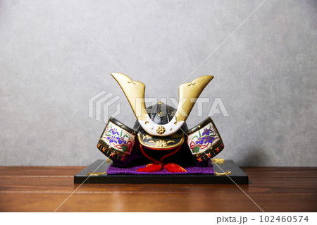 兜の置物 兜の置物 102460574