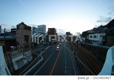 線路沿いの道 102460967