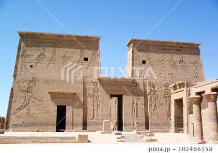 エジプト　アスワンのイシス神殿 102466158