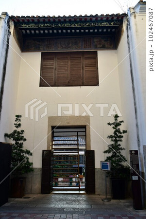 マカオ、マカオ最大規模の住居鄭家屋敷入口 102467087