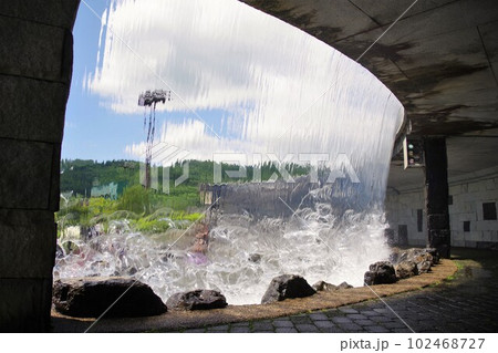 岩手の風景 滝沢総合公園ロックガーデンのウォーターカーテン 岩手の風景 滝沢総合公園ロックガーデンのウォーターカーテン 102468727
