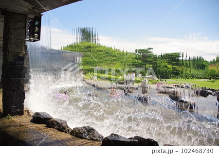 岩手の風景 滝沢総合公園ロックガーデンのウォーターカーテン 岩手の風景 滝沢総合公園ロックガーデンのウォーターカーテン 102468730