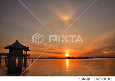 浮御堂の夜明け 102470101