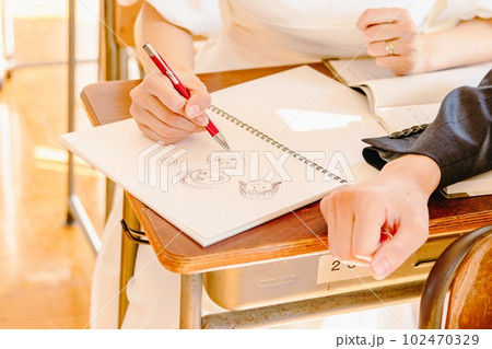 学校 休み時間 学校 休み時間 102470329