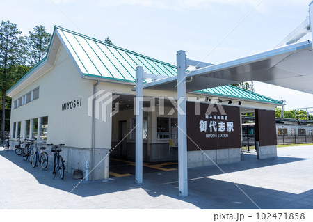 熊本電鉄　御代志駅建物 102471858