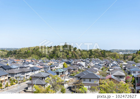 郊外の住宅地 102472627