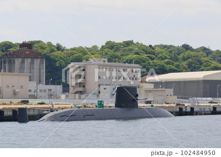 潜水艦 基地に接岸する潜水艦 国家機密 潜水艦 基地に接岸する潜水艦 国家機密 102484950