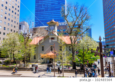 北海道　札幌市にある札幌市時計台 102485564