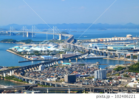 【香川県】晴天の青ノ山展望台から見た瀬戸大橋 【香川県】晴天の青ノ山展望台から見た瀬戸大橋 102486221