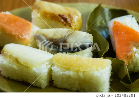 奈良の柿の葉寿司 102488201